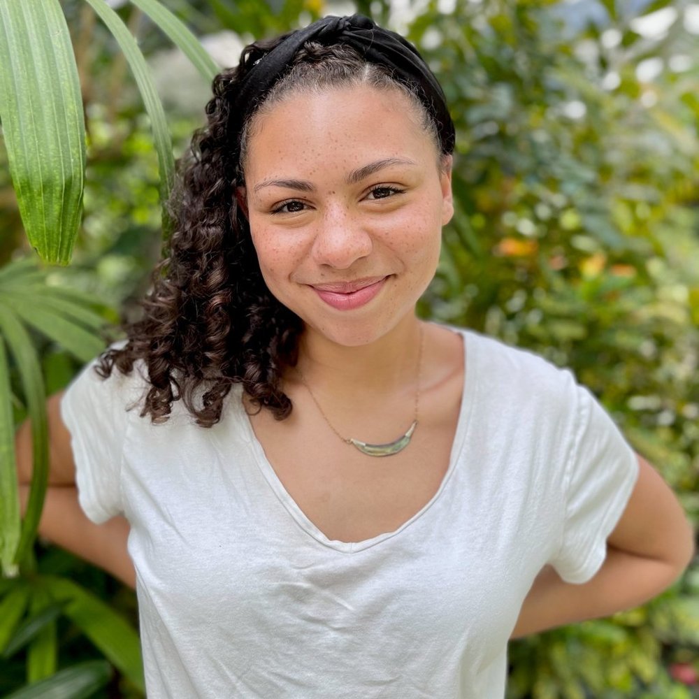 Meet your Posher, Adora